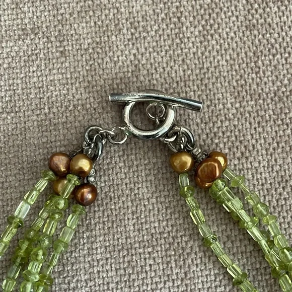 Peridot colored beads and pearl necklace - Picture 2 of 5